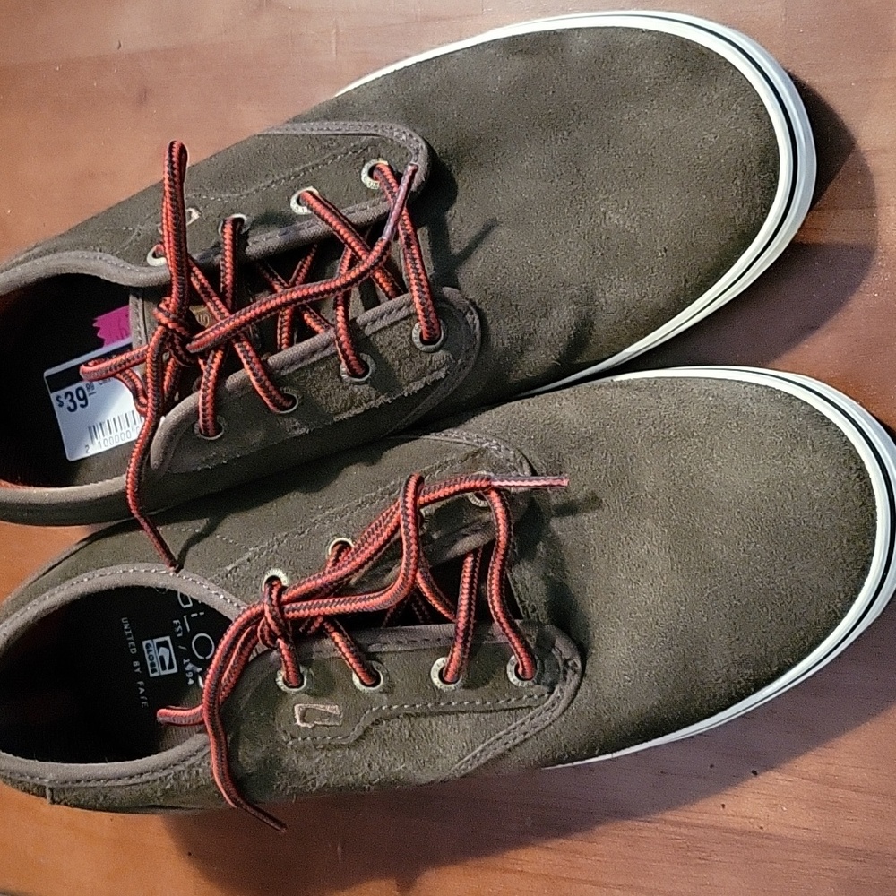NEW Globe Motley skate shoes size 9